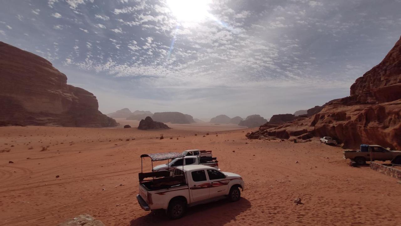 Bedouin Memories Camp Bed & Breakfast Wadi Rum Bagian luar foto