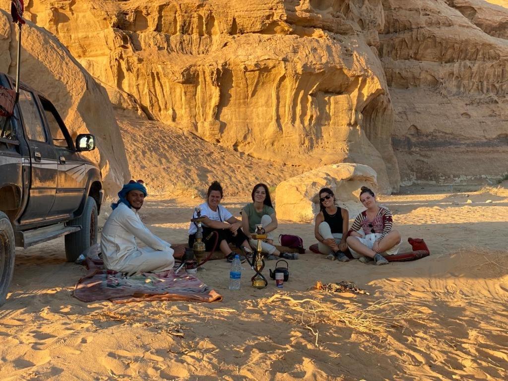 Bedouin Memories Camp Bed & Breakfast Wadi Rum Bagian luar foto