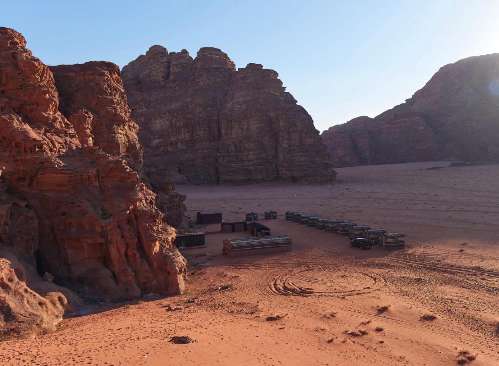 Bedouin Memories Camp Bed & Breakfast Wadi Rum Bagian luar foto