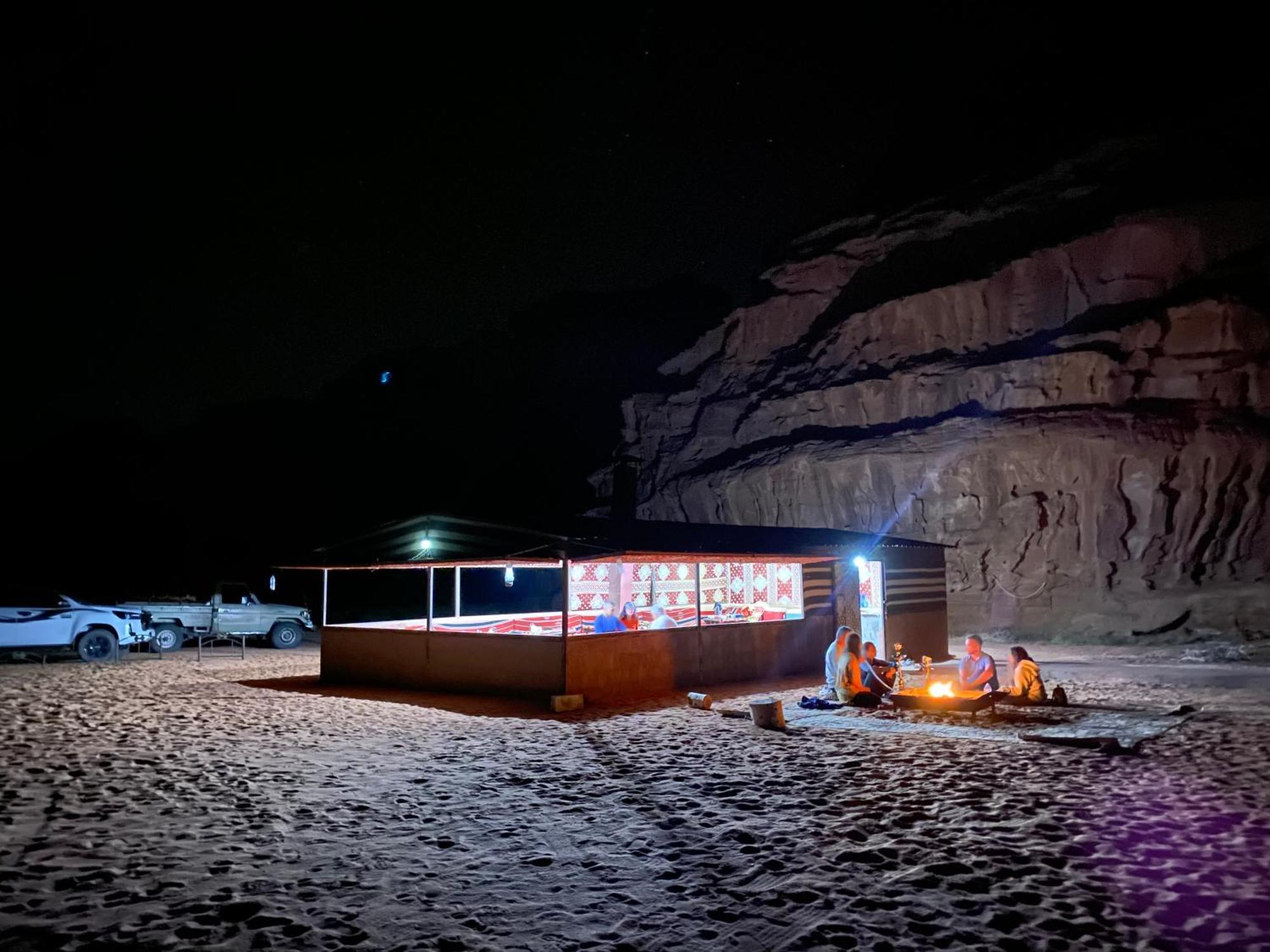 Bedouin Memories Camp Bed & Breakfast Wadi Rum Bagian luar foto