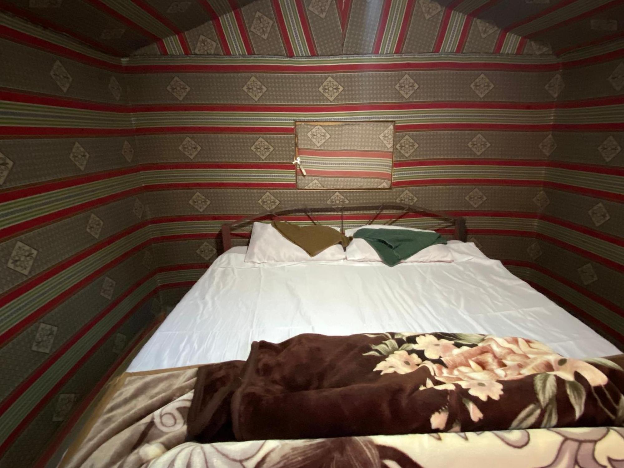 Bedouin Memories Camp Bed & Breakfast Wadi Rum Bagian luar foto