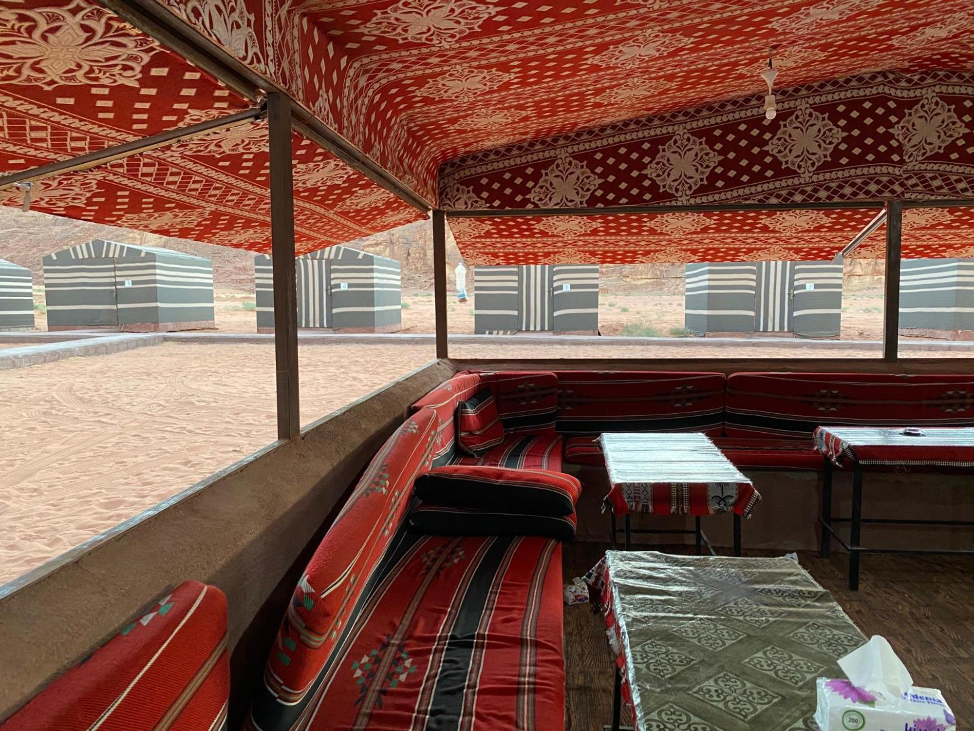 Bedouin Memories Camp Bed & Breakfast Wadi Rum Bagian luar foto