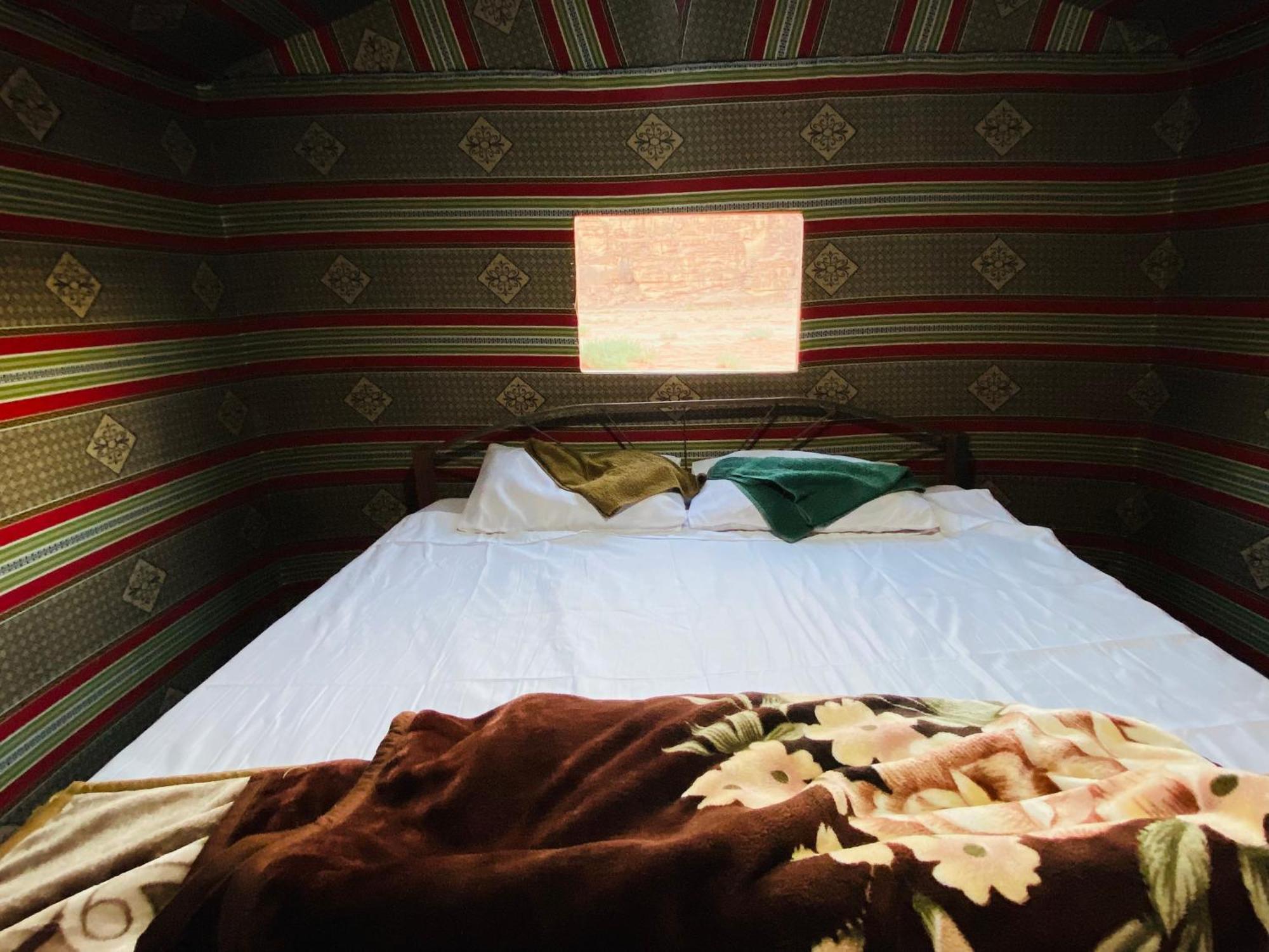 Bedouin Memories Camp Bed & Breakfast Wadi Rum Bagian luar foto