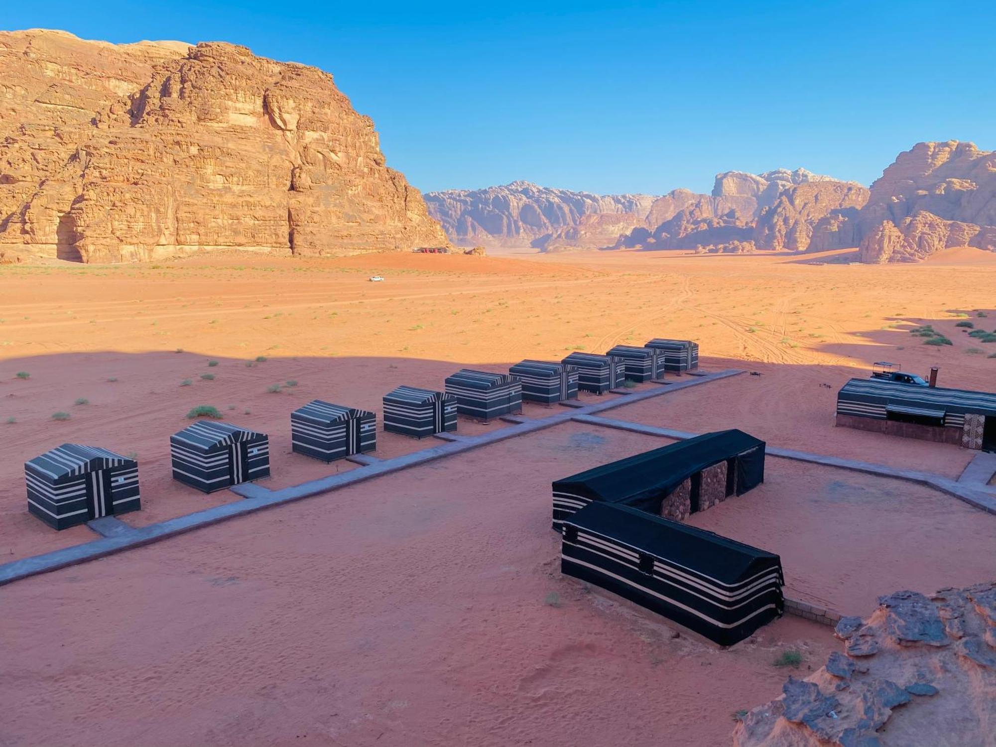 Bedouin Memories Camp Bed & Breakfast Wadi Rum Bagian luar foto