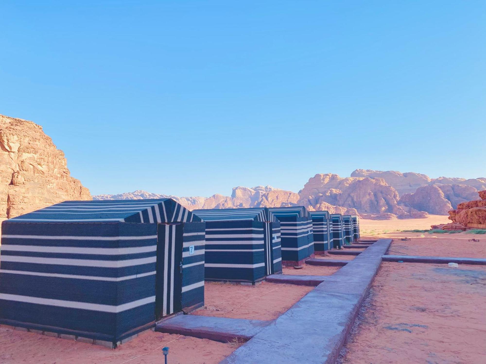 Bedouin Memories Camp Bed & Breakfast Wadi Rum Bagian luar foto