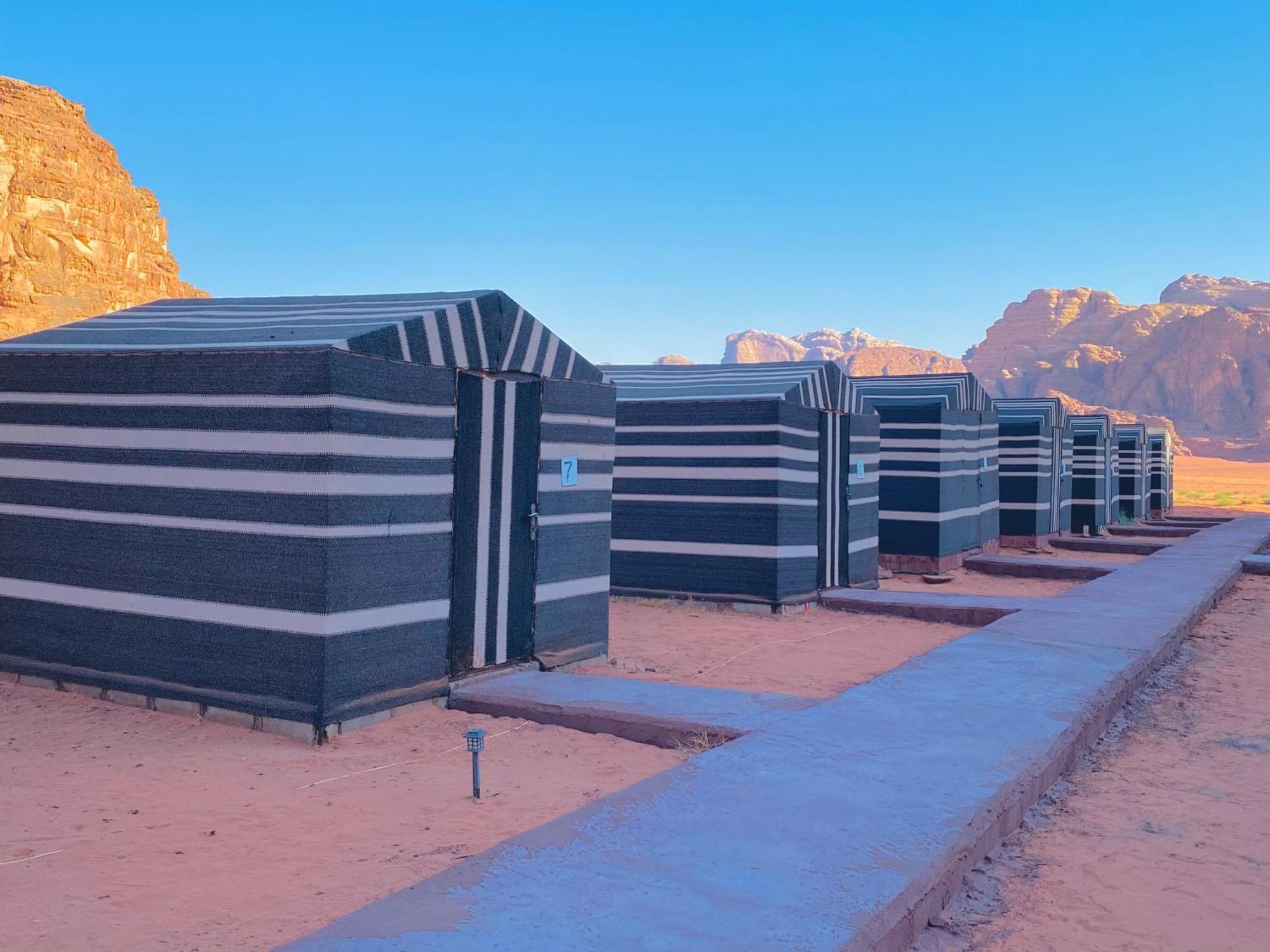 Bedouin Memories Camp Bed & Breakfast Wadi Rum Bagian luar foto