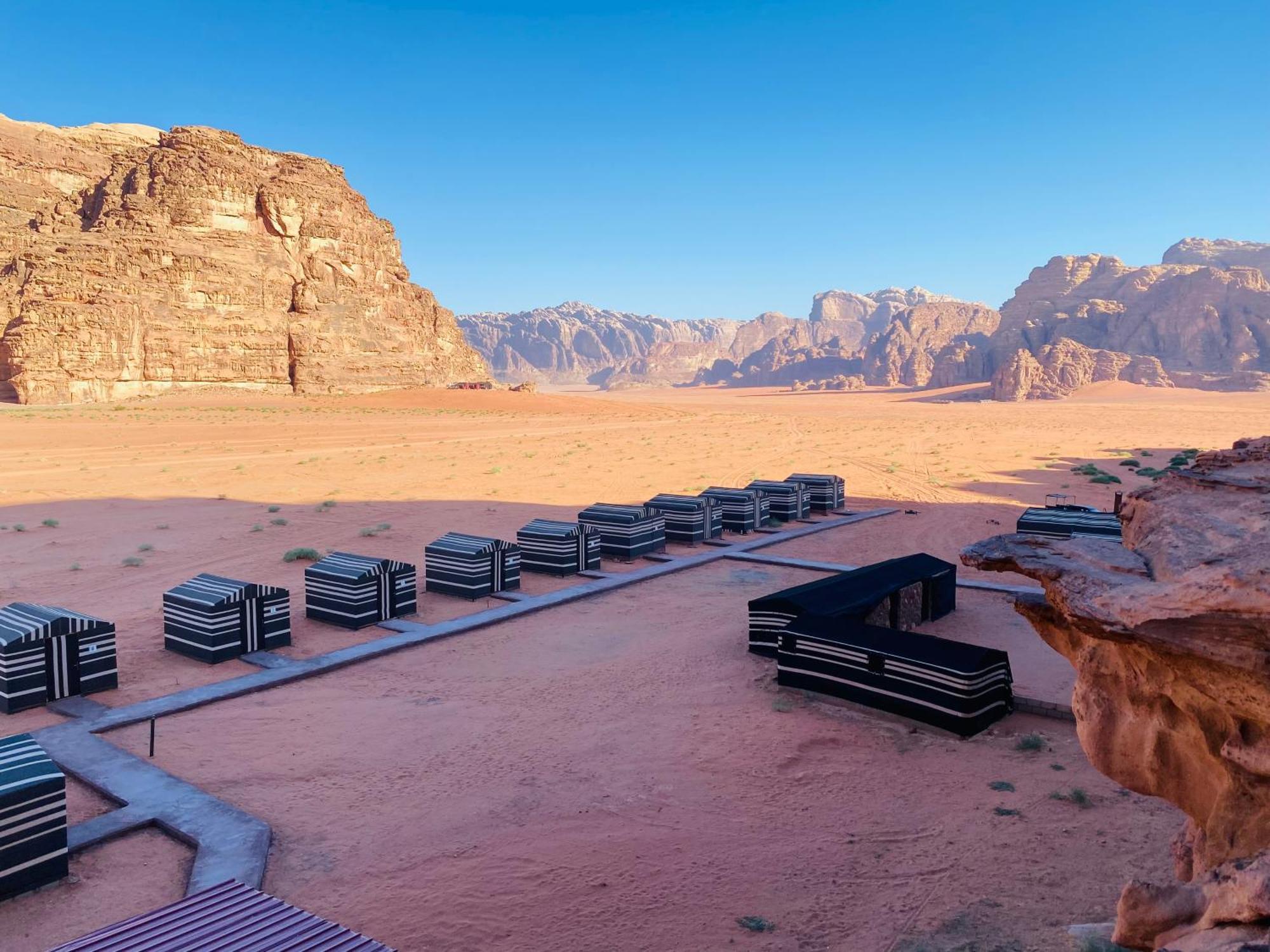 Bedouin Memories Camp Bed & Breakfast Wadi Rum Bagian luar foto