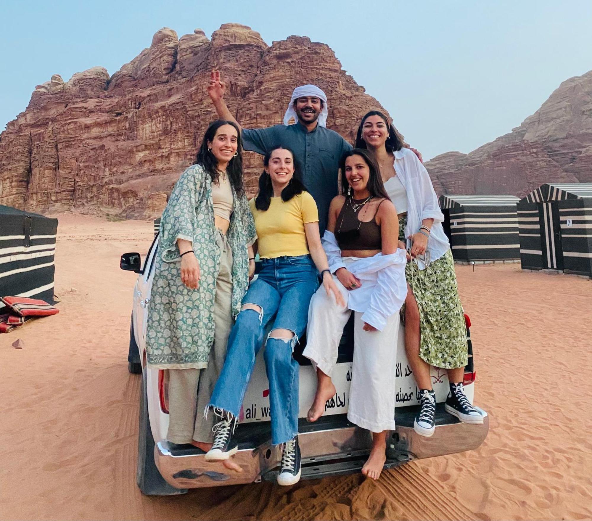 Bedouin Memories Camp Bed & Breakfast Wadi Rum Bagian luar foto